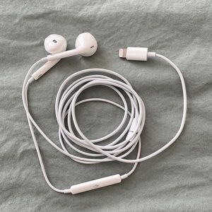 Apple Lightning Port Headphones